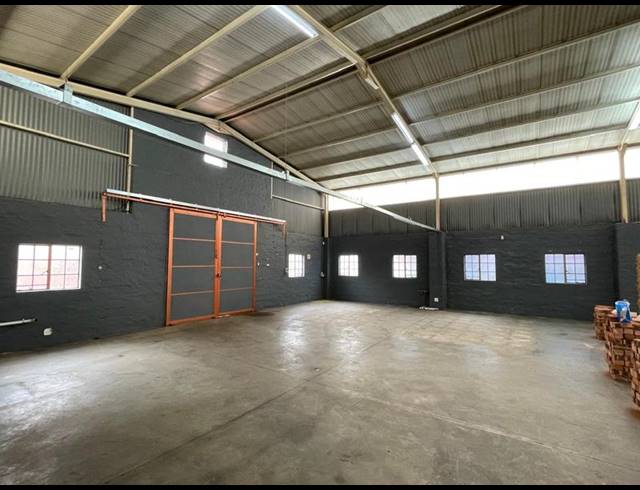 INDUSTRIAL PROPERTY TO RENT IN HENNOPSPARK